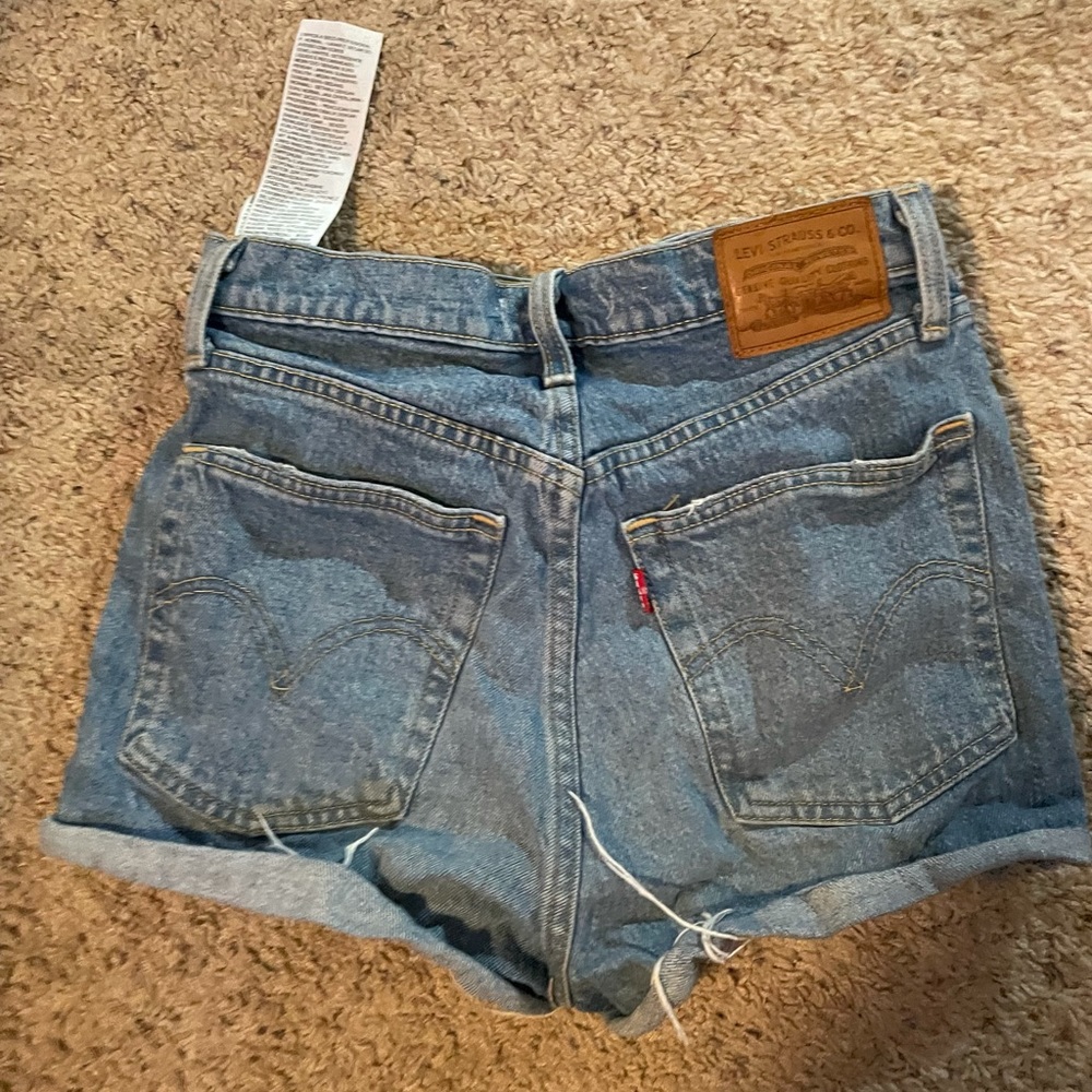 💙 Levi’s ribcage short 💙